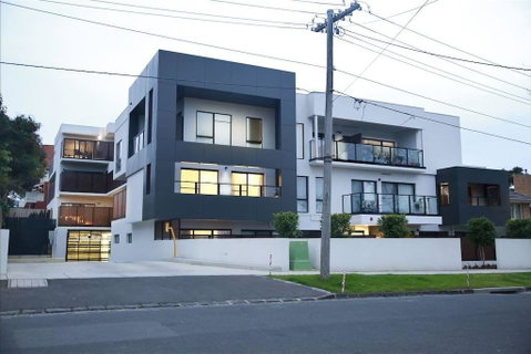 136, Light-filled Homely Box Hill Apt, 2Bed2BathFreeParking - Accommodation Fremantle 0