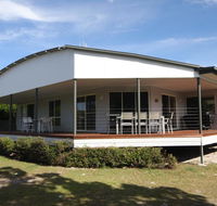14 Zircon Street - Centrally located family home with covered deck close to patrolled beach  shops - Accommodation Fremantle