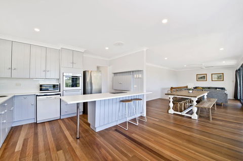 143 Matthew Flinders Drive, Port Macquarie - Accommodation Fremantle 3