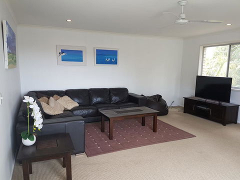 15 Larapinta Court - Family Home With Swimming Pool In A Quiet Street And Central Location Close To CBD - Accommodation Fremantle 1