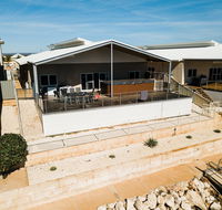 19 Corella Court - Spacious deck with swim spa - Accommodation Fremantle