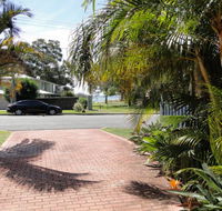2 'Copacabana' 61 Sandy Point Road - cute unit with water views from the balcony - Accommodation Fremantle