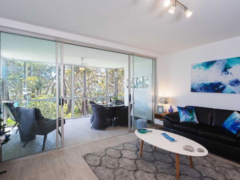 2 'Westpoint', 2 Thurlow Avenue - Ground Floor, Linen Supplied, Views - Accommodation Fremantle 1