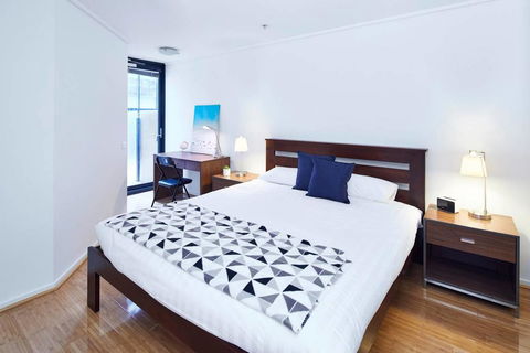2 Bed/2 Bath Apartment, Amazing Location! - Accommodation Fremantle 2
