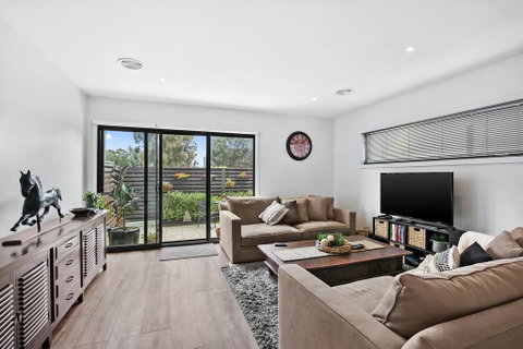 2 Bedroom Townhouse - Family & Corporate Bookings Only - Accommodation Fremantle 1