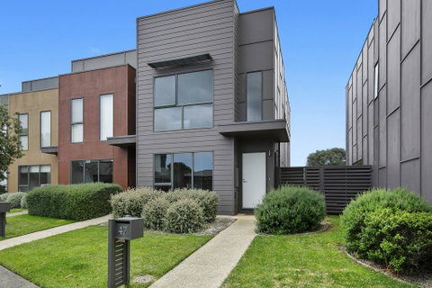 2 Bedroom Townhouse - Family & Corporate Bookings Only - Accommodation Fremantle 3
