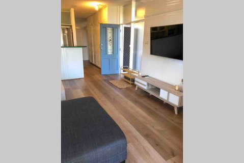 2 Bedroom, SHORT Walk To CBD,BEACH And DARBY ST - Accommodation Fremantle 3
