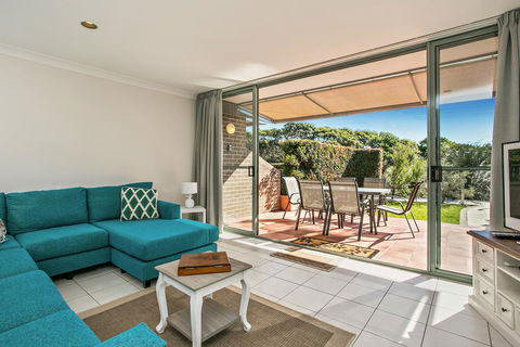 2 James Cook Apartments - Accommodation Fremantle 2