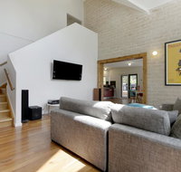 2 Marma Retreat with jacuzzi heated pool pet friendly Foxtel - Accommodation Fremantle