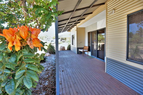 2 Trout Place - 4 Bedroom Holiday Home For The Nautical Adventurers - Accommodation Fremantle 1
