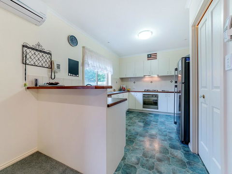 2/3 Wyndham Ave,Cowes - Accommodation Fremantle 2