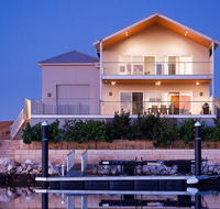 21 Corella Court - PRIVATE JETTY  POOL - Accommodation Fremantle