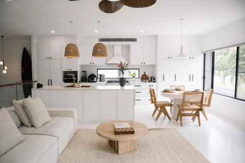 Cabarita - 4 Bedroom Home - Across From The Beach - Accommodation Fremantle 0