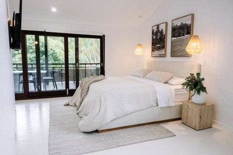 Cabarita - 4 Bedroom Home - Across From The Beach - Accommodation Fremantle 2