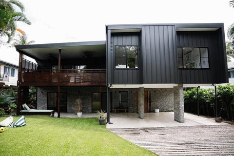 Cabarita - 4 Bedroom Home - Across From The Beach - Accommodation Fremantle 4