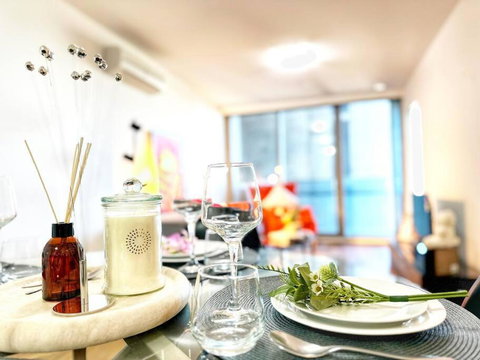 CR1606-2 BATH 2 BR Stylish Apt Close To Crown With Parking - Accommodation Fremantle 3