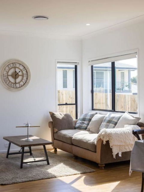 Cute 4BR Family Home In Calamvale - Accommodation Fremantle 2