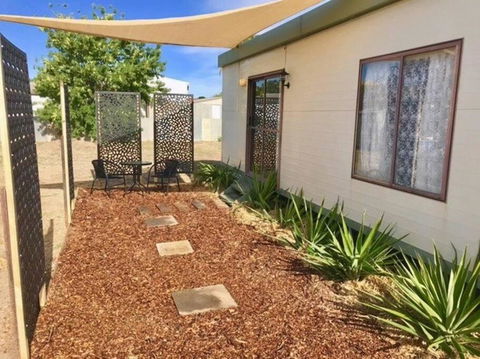 Cute Private Studio Flat With AIRCON! - Accommodation Fremantle 2