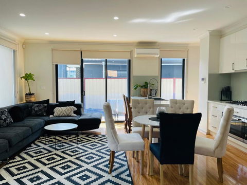 D110 Sweet Melon Super Stay-fantastic - Accommodation Fremantle 1