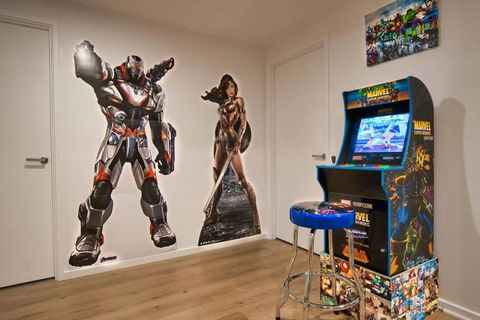 DC Vs Marvel Theme Ft Arcade Machine Pool Gym Sauna BBQ - Accommodation Fremantle 2