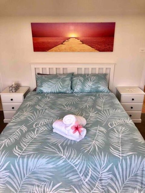 DELUXE Escape! Central, NEW & Spacious 3 Bed - Accommodation Fremantle 1
