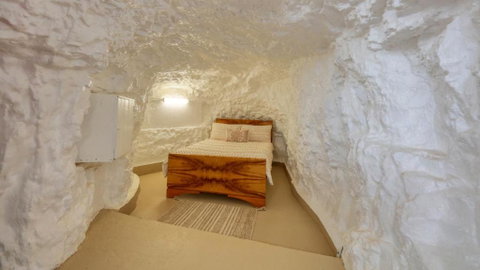 Desert Hideaway - Underground Living - White Cliffs - Accommodation Fremantle 2