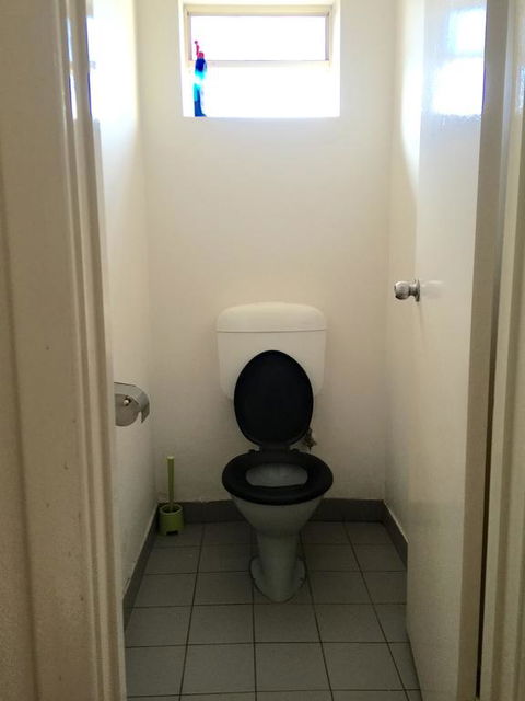 3 BEDROOM APARTMENT ST MARYS - Accommodation Fremantle 3