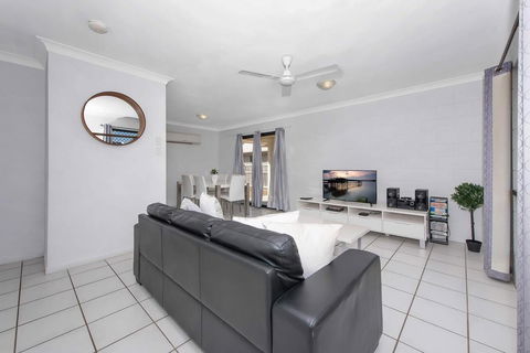 3 Bedroom Home - Accommodation Fremantle 1