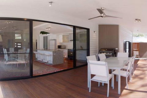 33 Esprit Drive - Rainbow Shores, Style, Comfort And Relaxation, Pets Welcome, Pool - Accommodation Fremantle 3