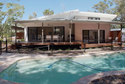 33 Esprit Drive - Rainbow Shores, Style, Comfort And Relaxation, Pets Welcome, Pool - Accommodation Fremantle 0
