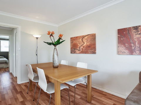 4 'Sebastapol' 66 Thurlow Avenue - Great Little Unit - Accommodation Fremantle 2