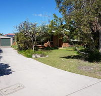 4 Boronia Place - Rainbow Beach Perfect convenient location Fenced yard - Accommodation Fremantle