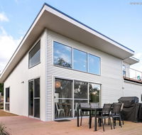 4 king or 8 single beds WiFi Netflix pet friendly - Accommodation Fremantle