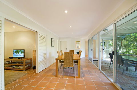 44 Cooran Court - Accommodation Fremantle 2