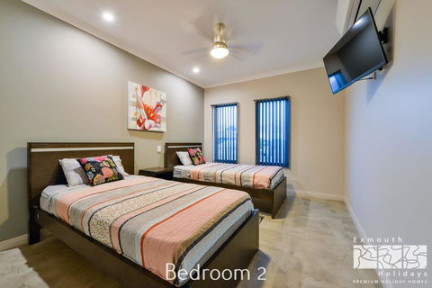5 Kestrel Place - PRIVATE JETTY & POOL - Accommodation Fremantle 1