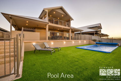 5 Kestrel Place - PRIVATE JETTY & POOL - Accommodation Fremantle 0