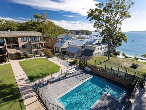 6 'The Poplars', 34 Magnus Street - Fabulous Views & Pool In Complex - Accommodation Fremantle 0
