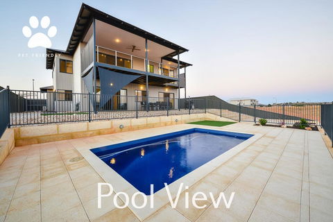 6 Corella Court - PRIVATE JETTY & POOL - Accommodation Fremantle 0