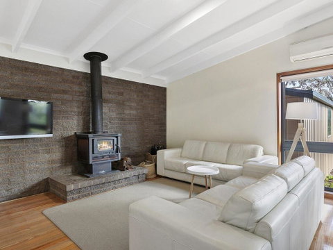 62 BINGLEY PARADE RIVERSEA HOUSE - Accommodation Fremantle 2