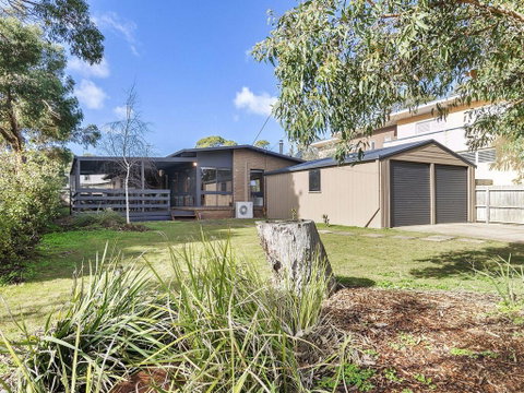 62 BINGLEY PARADE RIVERSEA HOUSE - Accommodation Fremantle 0