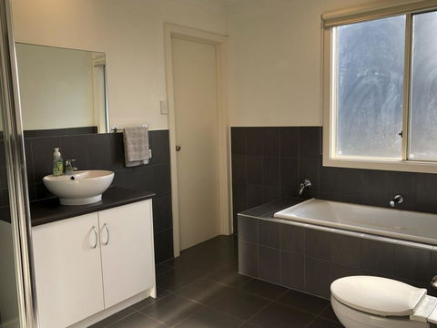 7 Horizon Parade - Accommodation Fremantle 2