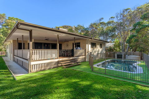 7 Ibis Court - Spacious Family Home With Large Outdoor Area, Swimming Pool & Ample Parking - Accommodation Fremantle 0