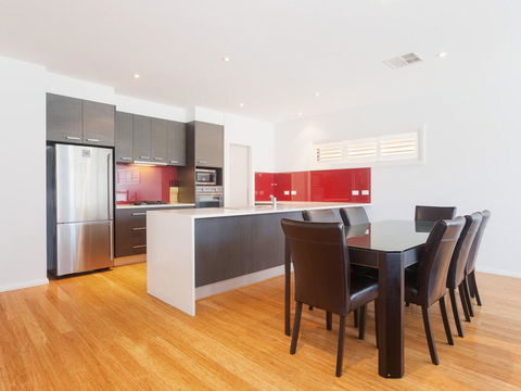 7a Judith Street - Stunning Duplex With Ducted Air Conditioning - Accommodation Fremantle 2