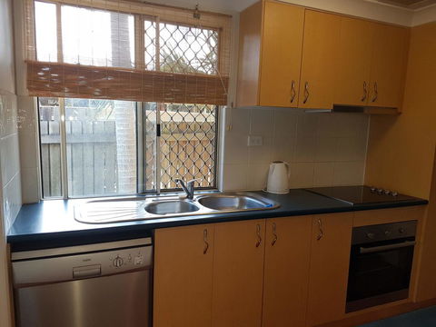 8 Hakea Place - Family Home On A Quiet Street, Close To Beach & Shops, Pet Friendly - Accommodation Fremantle 2