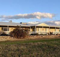 A Better Life Animal Sanctuary FarmStay - Private Two-Bedrooms Lounge Room  Bathroom  Toilet Shared Kitchen - Accommodation Fremantle