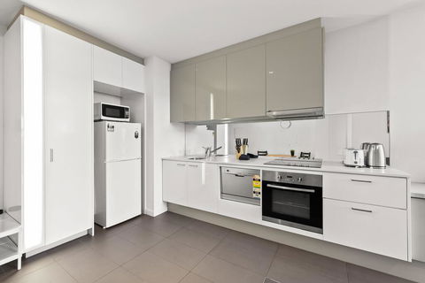 A Bright & Airy CBD Apt Next To Southern Cross - Accommodation Fremantle 2