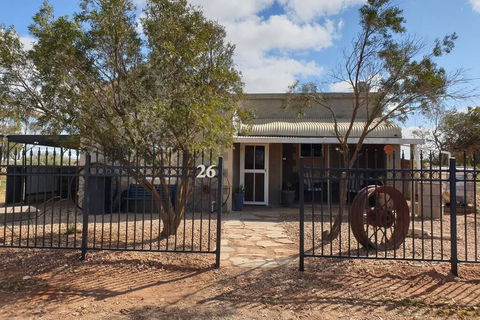 A Real Bush Retreat. Kangas, Emus & Starry Skies. - Accommodation Fremantle 0
