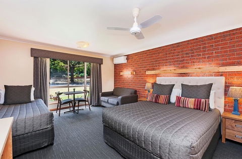 AAt 28 Goldsmith Motel - Accommodation Fremantle 0