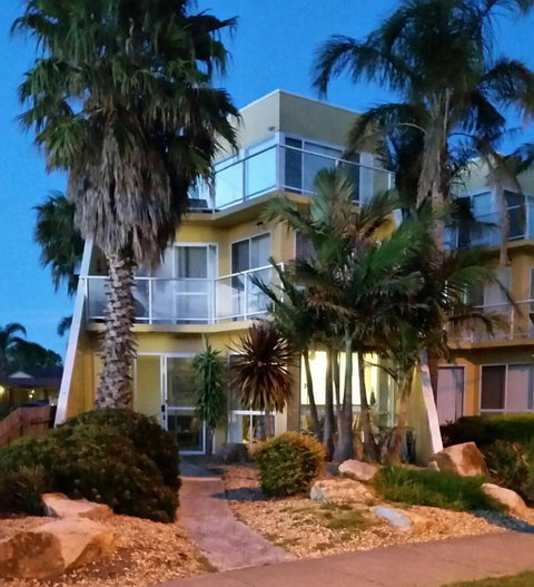 Abel Tasman On Esplanade - Accommodation Fremantle 3