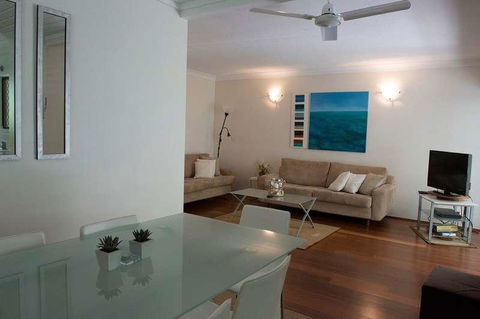 Absolute Beachfront - Mooloolaba - Accommodation Fremantle 2